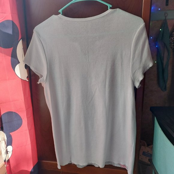 9$ SALE: Minnie Mouse T-shirt - Picture 2 of 3